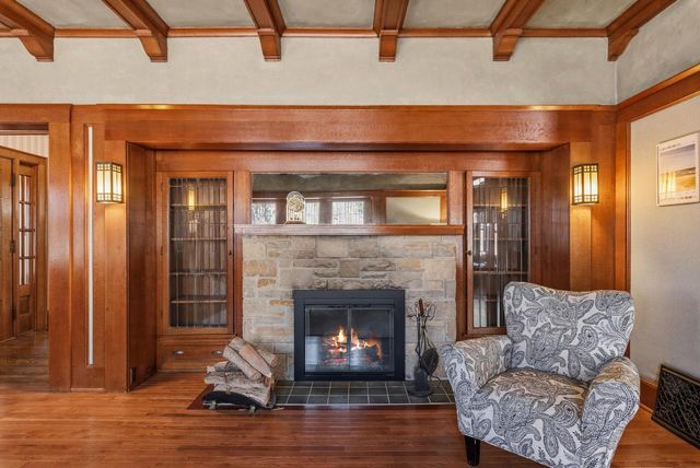 6789 N Elm Tree ROAD, Glendale, WI 53217