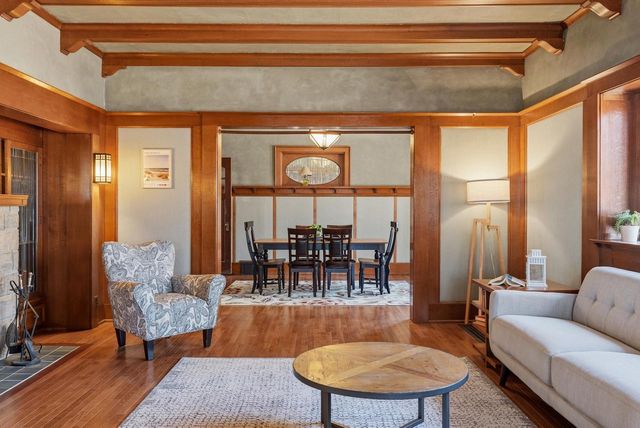 6789 N Elm Tree ROAD, Glendale, WI 53217