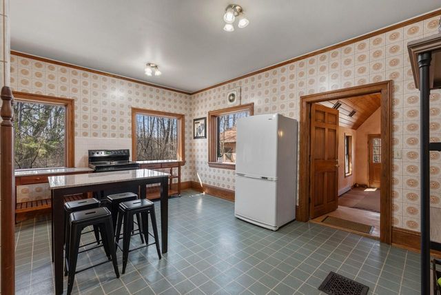 6789 N Elm Tree ROAD, Glendale, WI 53217