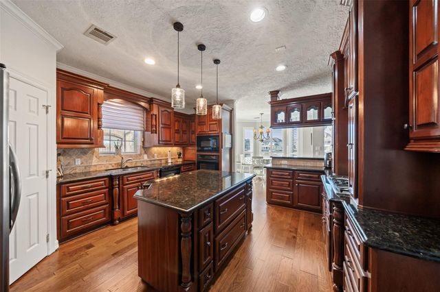 12200 Pebble View Drive, Conroe, TX 77304