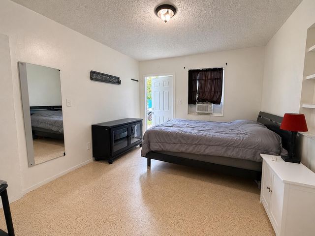 1822 Cleveland Street 1rear, Hollywood, FL 33020