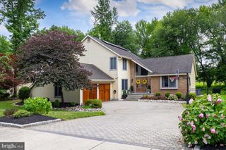 5 SAINT EMILION CT, West Deptford, NJ 08096