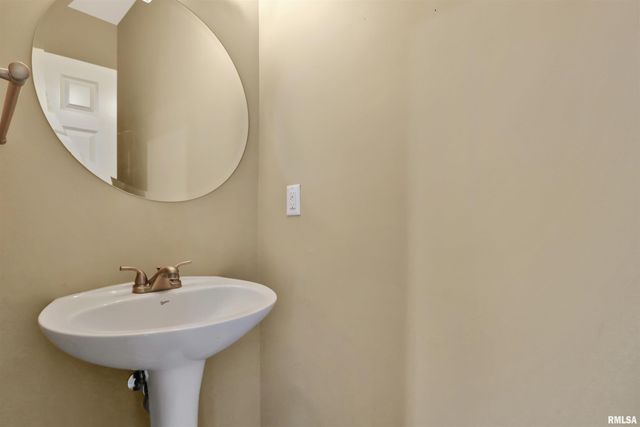 11217 N Oakwood Dr Unit 62, Peoria, IL 61615