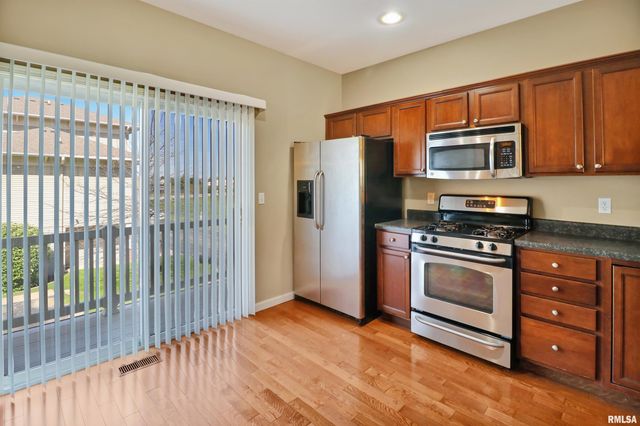 11217 N Oakwood Dr Unit 62, Peoria, IL 61615