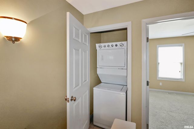 11217 N Oakwood Dr Unit 62, Peoria, IL 61615