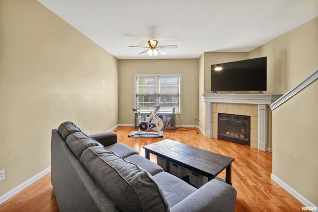 11217 N Oakwood Dr Unit 62, Peoria, IL 61615