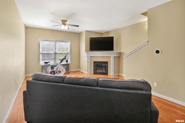 11217 N Oakwood Dr Unit 62, Peoria, IL 61615