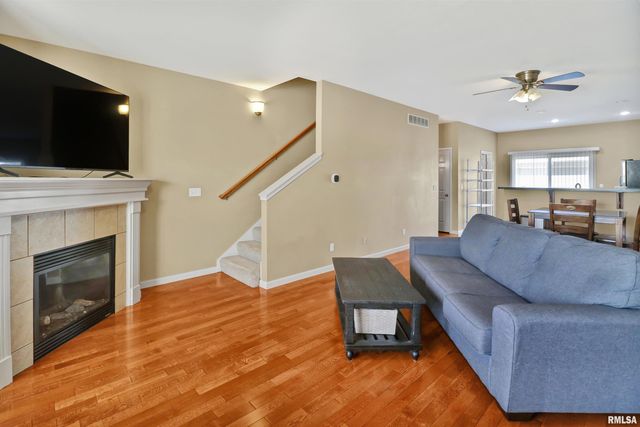 11217 N Oakwood Dr Unit 62, Peoria, IL 61615