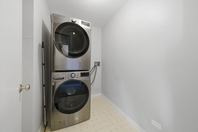 221 Norfolk Court 3, Roselle, IL 60172