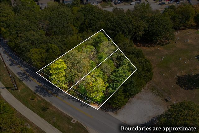2799 Old Farmington Road, Fayetteville, AR 72704