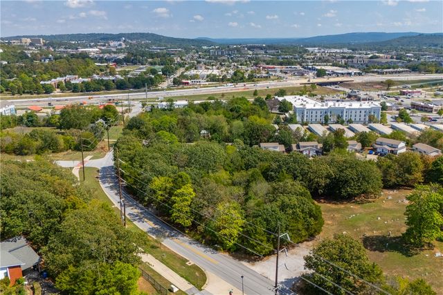2799 Old Farmington Road, Fayetteville, AR 72704