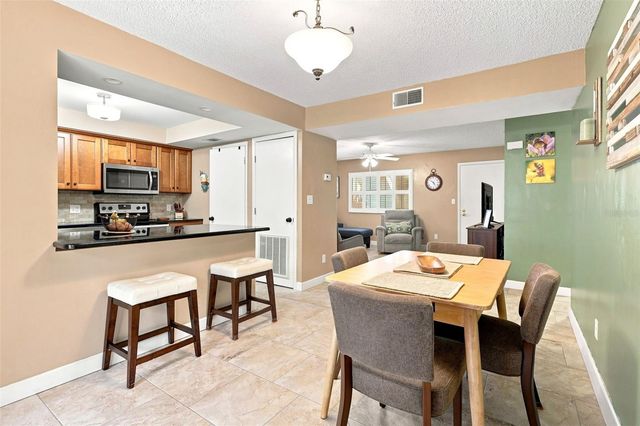 1130 N LAKE PARKER AVENUE A205, Lakeland, FL 33805