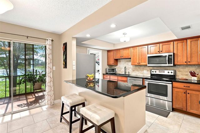 1130 N LAKE PARKER AVENUE A205, Lakeland, FL 33805