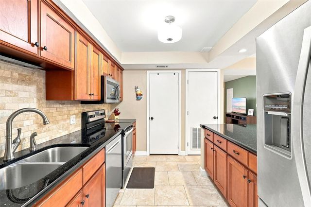 1130 N LAKE PARKER AVENUE A205, Lakeland, FL 33805
