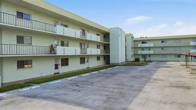 1130 N LAKE PARKER AVENUE A205, Lakeland, FL 33805
