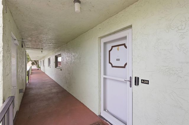 1130 N LAKE PARKER AVENUE A205, Lakeland, FL 33805