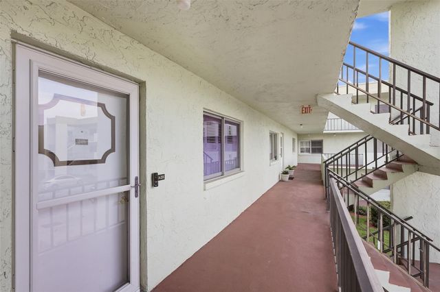 1130 N LAKE PARKER AVENUE A205, Lakeland, FL 33805