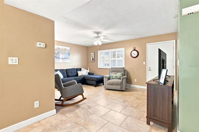 1130 N LAKE PARKER AVENUE A205, Lakeland, FL 33805