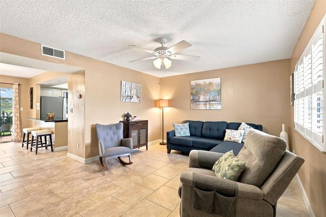 1130 N LAKE PARKER AVENUE A205, Lakeland, FL 33805