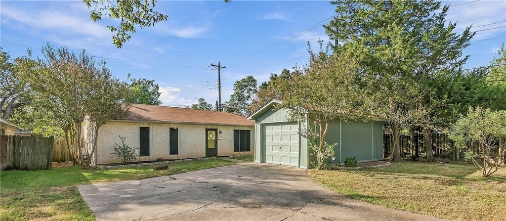 3200 Sandpiper Circle, Bryan, TX 77802 — exterior