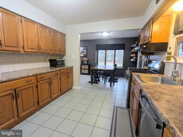 257 CRESTVIEW AVE, Blackwood, NJ 08012