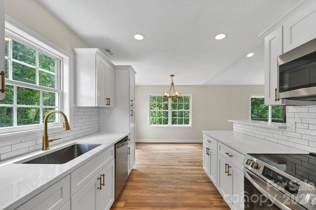 157 Scarlett Ridge Drive, Marshall, NC 28753