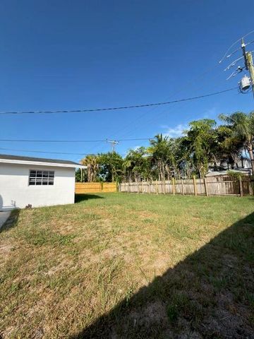 364 Garden Boulevard, Palm Beach Gardens, FL 33410
