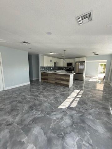 364 Garden Boulevard, Palm Beach Gardens, FL 33410