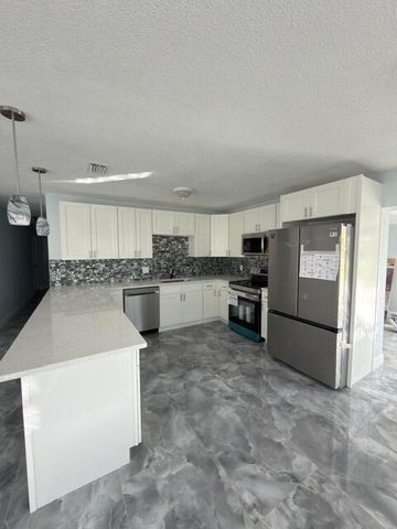 364 Garden Boulevard, Palm Beach Gardens, FL 33410