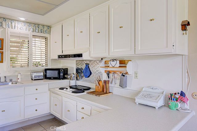 860 Ronda Mendoza D, Laguna Woods, CA 92637