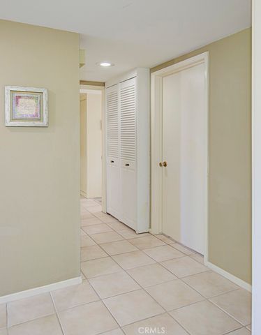 860 Ronda Mendoza D, Laguna Woods, CA 92637