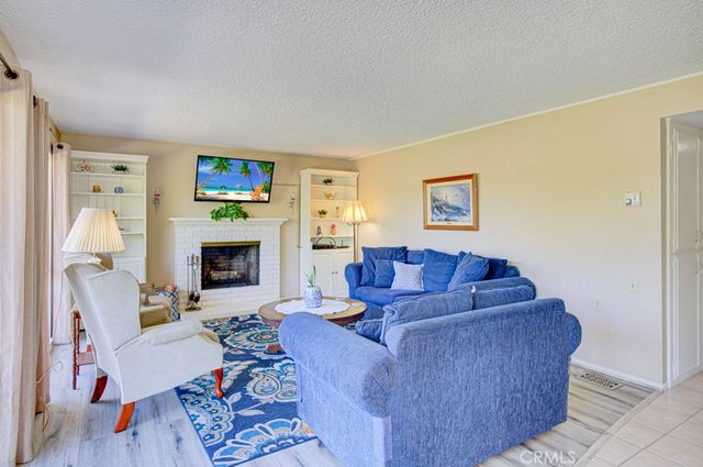 860 Ronda Mendoza D, Laguna Woods, CA 92637