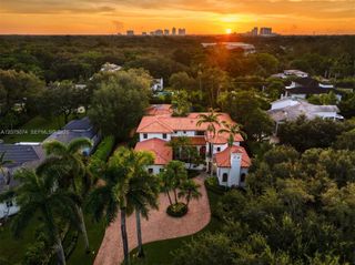8800 SW 57th Avenue, Pinecrest, FL 33156