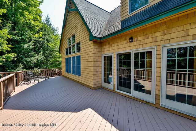 37 White Way, Windham, NY 12496