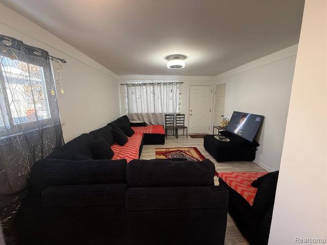 4932 Pelham Street, Dearborn Heights, MI 48125