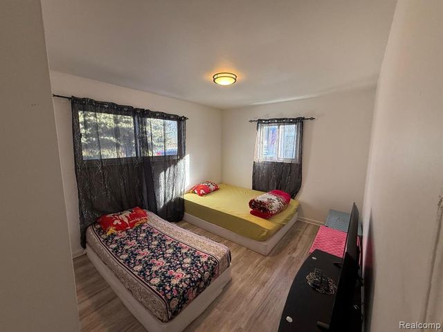 4932 Pelham Street, Dearborn Heights, MI 48125