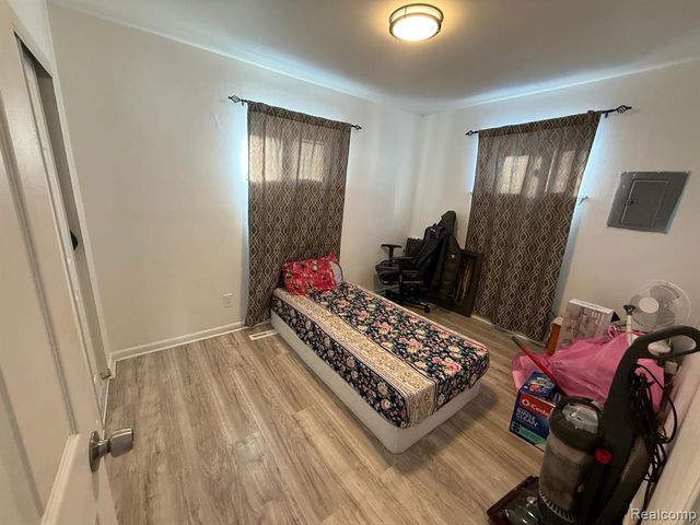 4932 Pelham Street, Dearborn Heights, MI 48125