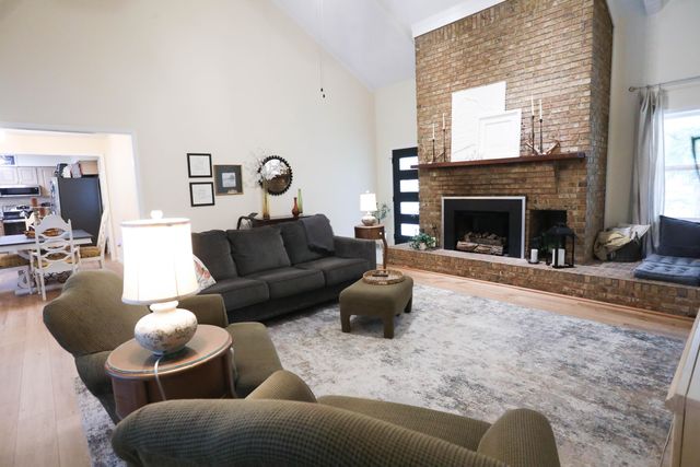 324 Pine Ln., Hattiesburg, MS 39402