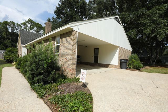 324 Pine Ln., Hattiesburg, MS 39402