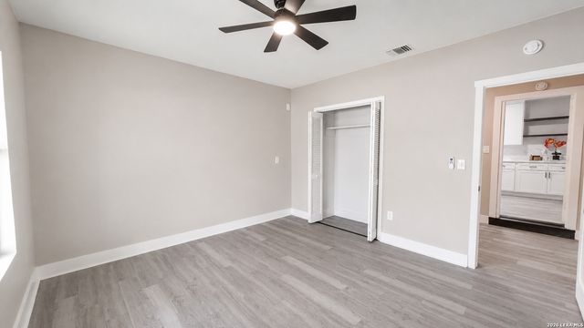 323 MAPLEWOOD LN, San Antonio, TX 78216