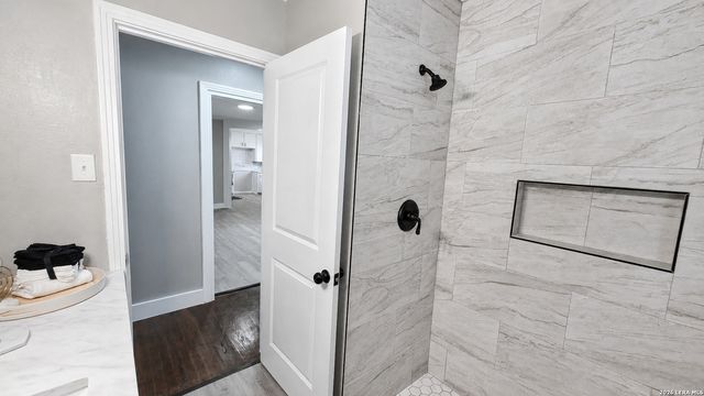 323 MAPLEWOOD LN, San Antonio, TX 78216