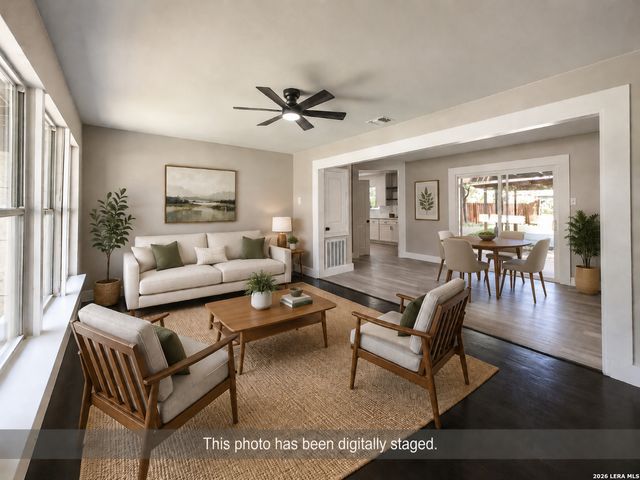 323 MAPLEWOOD LN, San Antonio, TX 78216