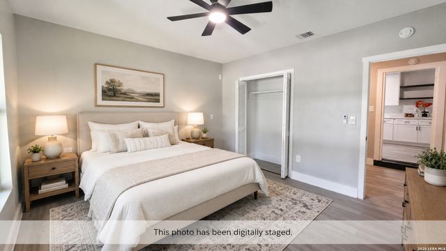 323 MAPLEWOOD LN, San Antonio, TX 78216