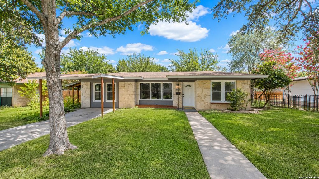 323 MAPLEWOOD LN, San Antonio, TX 78216