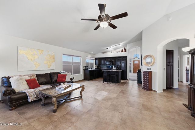 6526 E RAFTRIVER Street, Mesa, AZ 85215