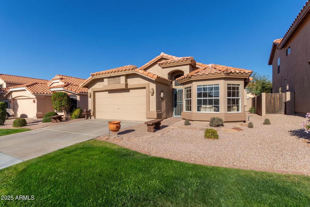 6526 E RAFTRIVER Street, Mesa, AZ 85215