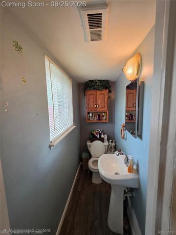 20301 15 Mile Rd, Clinton Charter Township, MI 48035
