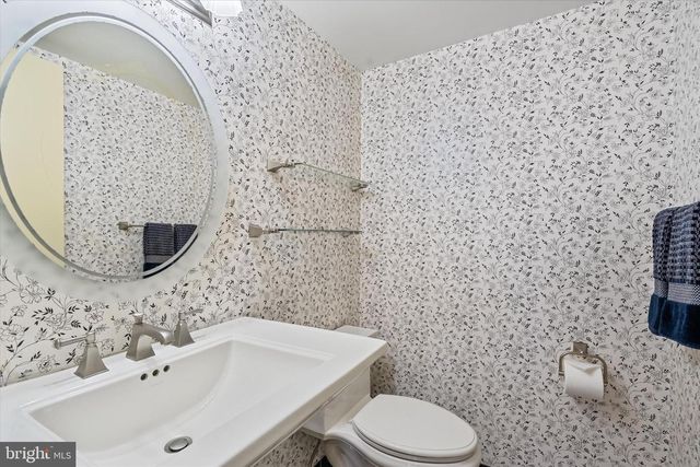 10518 ACACIA LN, Fairfax, VA 22032