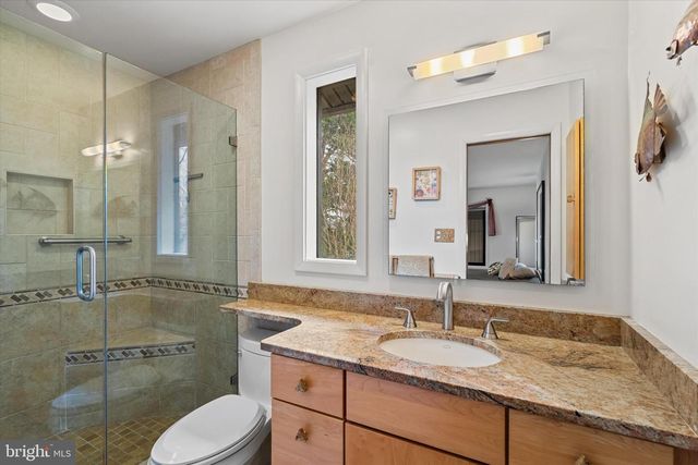 10518 ACACIA LN, Fairfax, VA 22032