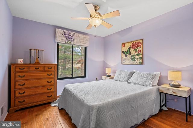 10518 ACACIA LN, Fairfax, VA 22032